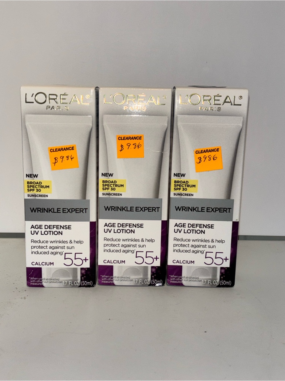 L'Oréal Wrinkle Expert Age Defense UV Lotion SPF 30 - White (55+) Bundle